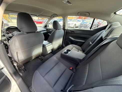 Used 2024 Nissan Altima 2.5 SV FWD image 33