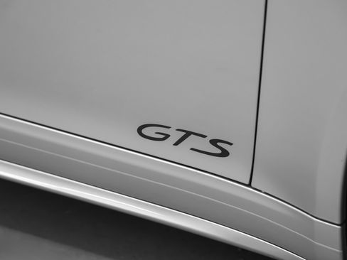 Used 2015 Porsche 911 Carrera GTS image 13