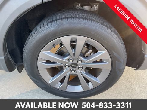 Used 2021 Ford Explorer XLT w/ Equipment Group 202A image 12