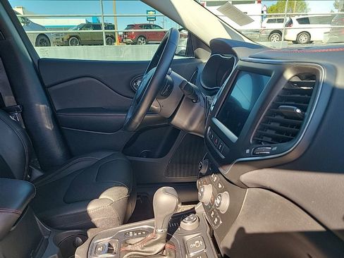 Used 2020 Jeep Cherokee Trailhawk image 46