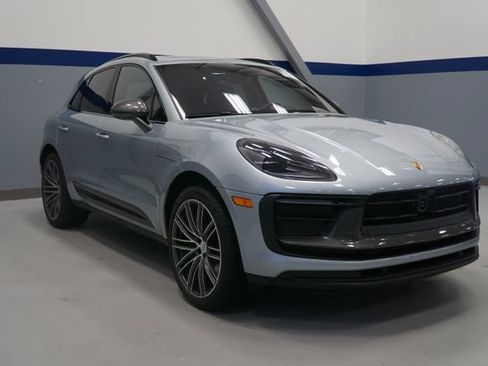Certified 2026 Porsche Macan AWD/4WD image 12