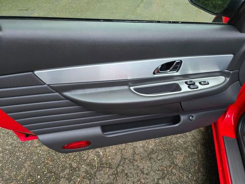 Used 2002 Ford Thunderbird image 17