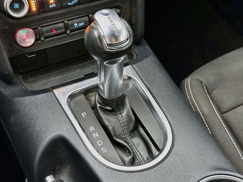 Used 2022 Ford Mustang GT w/ Black Accent Package RWD image 17