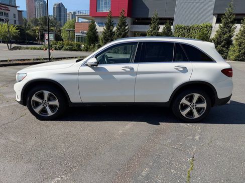 Used 2018 Mercedes-Benz GLC 300 4MATIC image 8