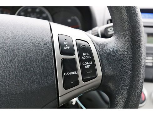 Used 2010 Hyundai Elantra GLS image 18