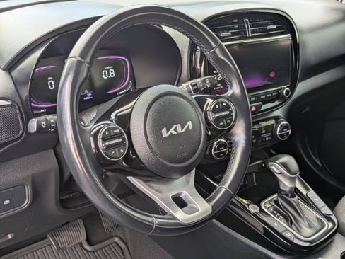 Used 2023 Kia Soul EX FWD image 16