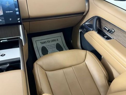 Used 2025 Land Rover Range Rover SE AWD/4WD image 31