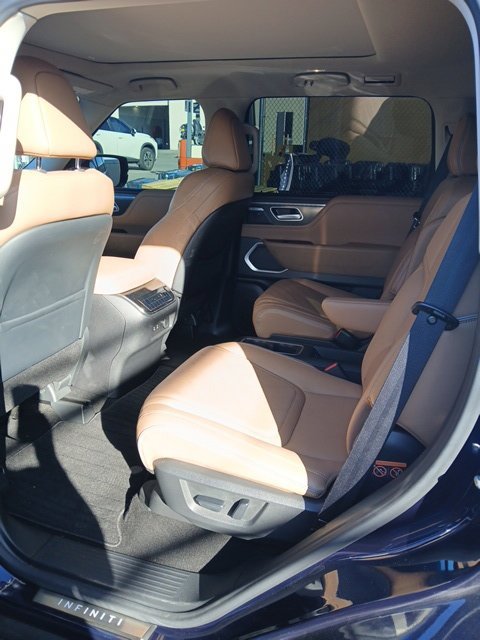 Certified 2025 INFINITI QX80 Luxe RWD image 6