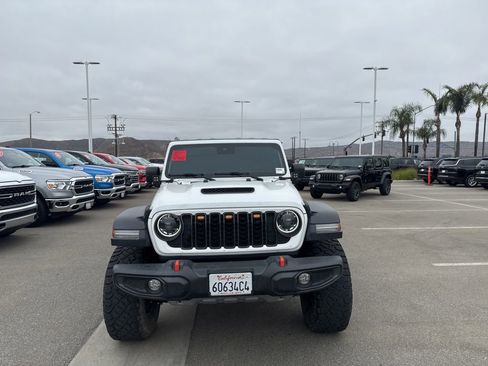Used 2024 Jeep Gladiator Mojave w/ Convenience Group AWD/4WD image 3