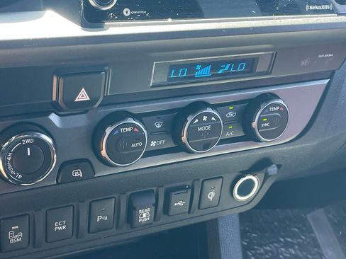 Used 2023 Toyota Tacoma TRD Off-Road w/ Technology Package AWD/4WD image 10
