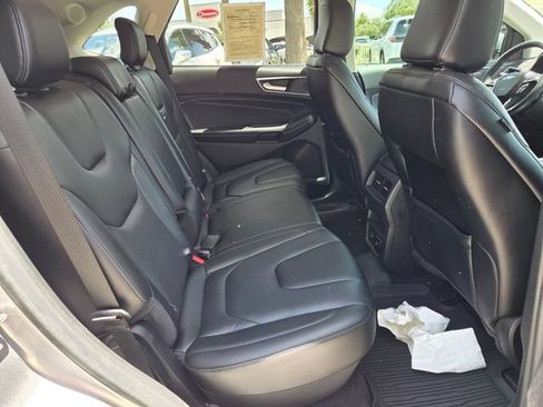 Used 2021 Ford Edge Titanium FWD image 13
