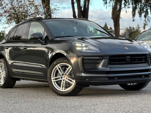 Used 2024 Porsche Macan image 2