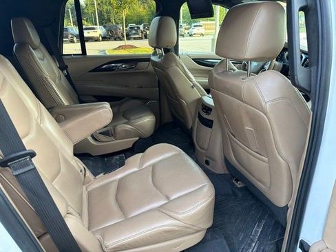 Used 2020 Cadillac Escalade Platinum AWD/4WD image 26