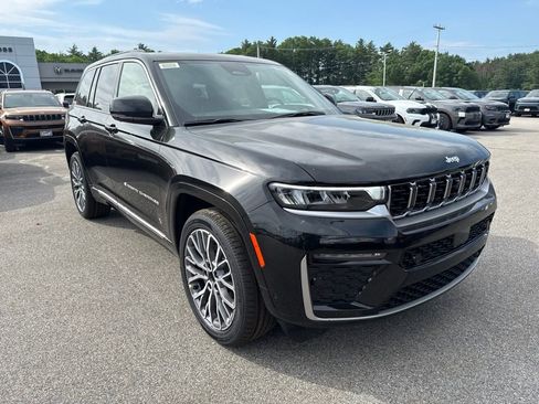 New 2026 Jeep Grand Cherokee Summit AWD/4WD image 7