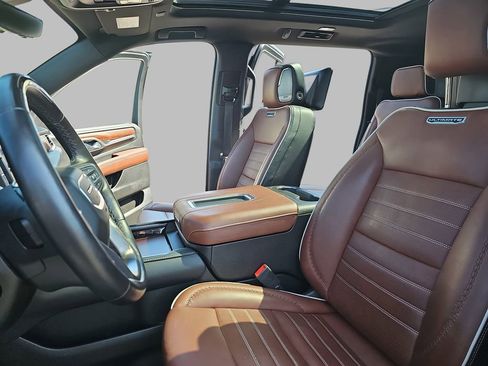 Certified 2023 GMC Yukon XL Denali Ultimate AWD/4WD image 19