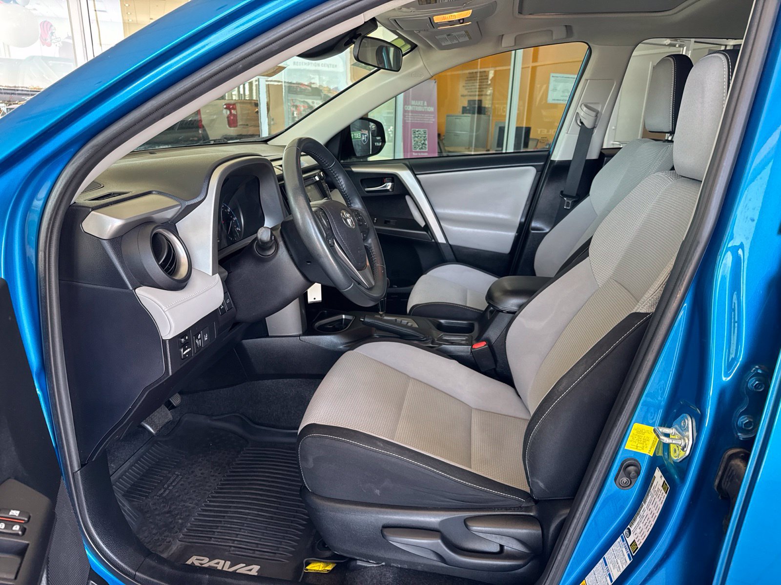 Used 2017 Toyota RAV4 XLE w/ Plus Special Value Package AWD/4WD image 18