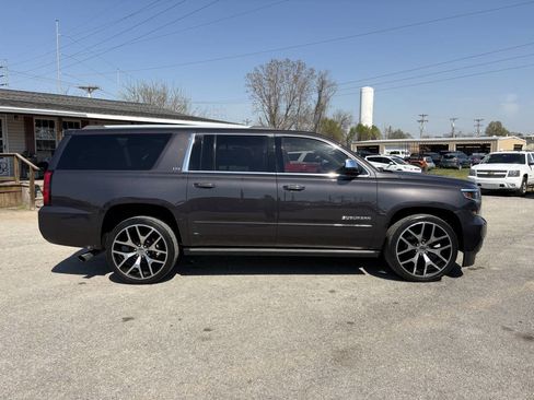 Used 2015 Chevrolet Suburban LTZ image 7