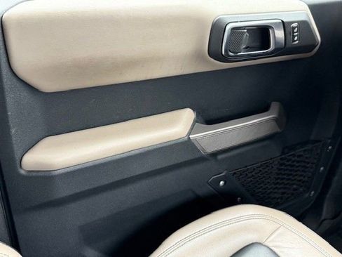 Used 2023 Ford Bronco Wildtrak image 33