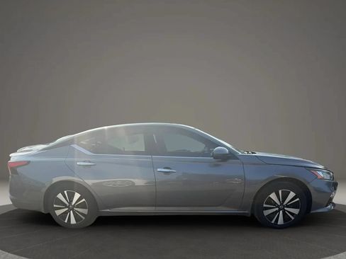 Used 2021 Nissan Altima 2.5 SL FWD image 4