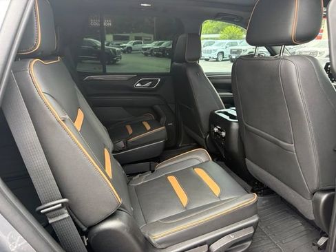 Used 2022 GMC Yukon AT4 w/ Technology Package AWD/4WD image 7