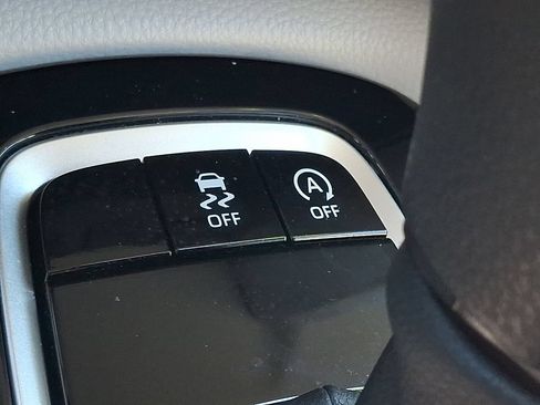 Used 2024 Toyota Corolla Cross L AWD/4WD image 25