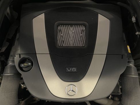 Used 2011 Mercedes-Benz E 350 4MATIC Sedan image 26