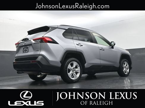 Used 2019 Toyota RAV4 XLE w/ Convenience Package FWD image 19