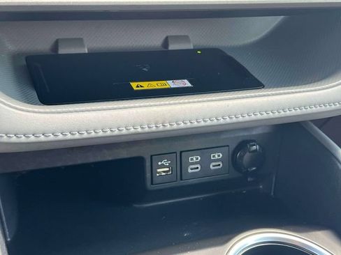 Used 2023 Toyota Highlander XLE AWD/4WD image 34