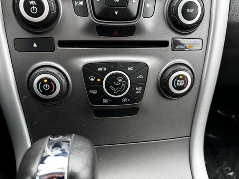 Used 2014 Ford Edge SEL image 10