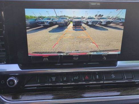 Used 2025 GMC Sierra 2500 SLE image 19