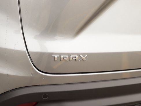 Used 2025 Chevrolet Trax LT w/ Driver Confidence Package image 30