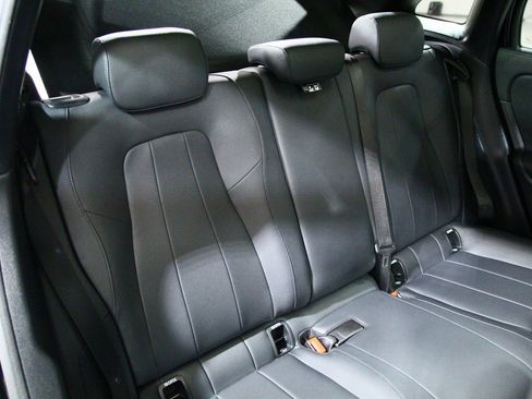 Used 2025 Mercedes-Benz GLA 250 4MATIC image 26