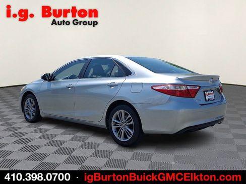 Used 2015 Toyota Camry SE FWD image 4
