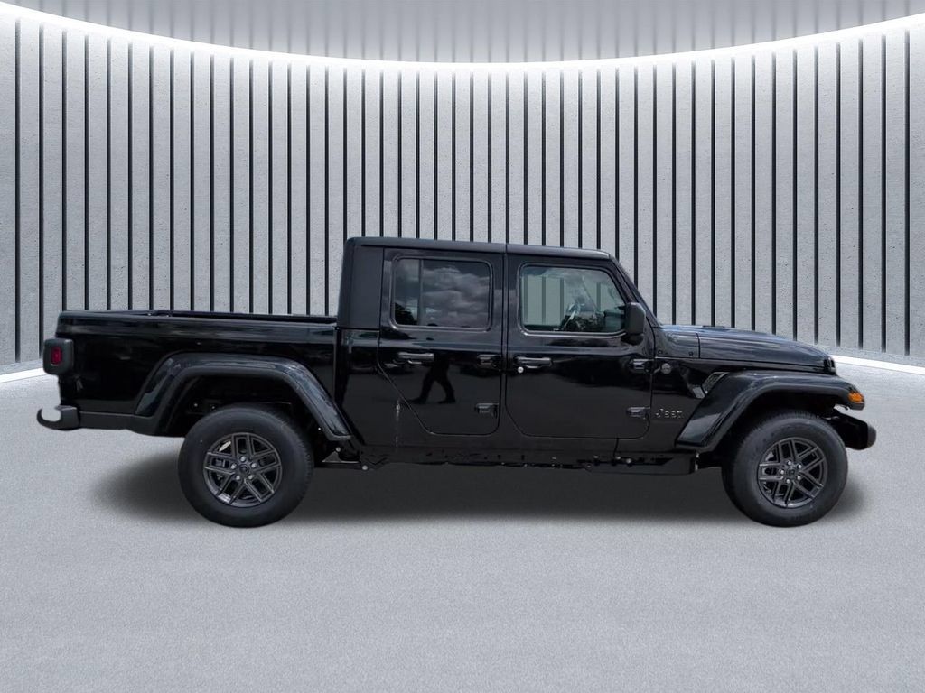 New 2026 Jeep Gladiator Sport AWD/4WD image 6