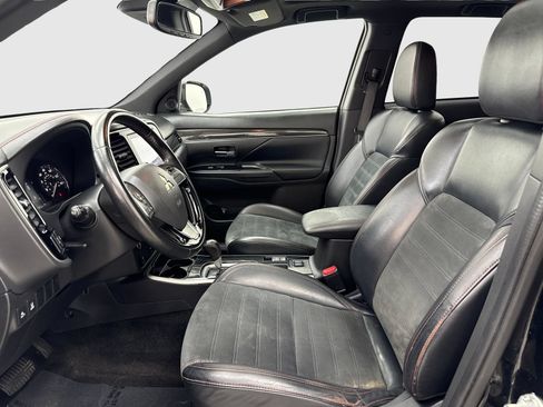 Used 2020 Mitsubishi Outlander LE FWD image 17