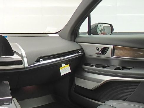 New 2026 Cadillac Vistiq Luxury w/ LPO, Floor Liner Package image 11