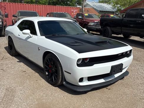 Used 2016 Dodge Challenger SRT Hellcat RWD image 6