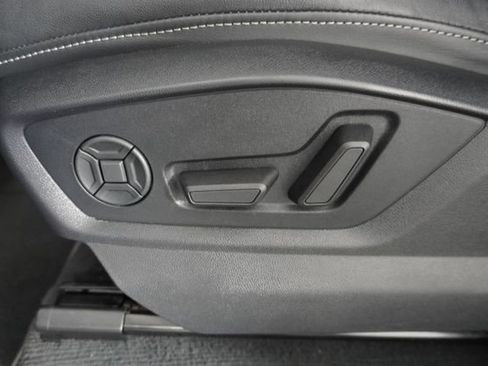 Used 2021 Audi Q8 Prestige w/ Prestige Package image 21