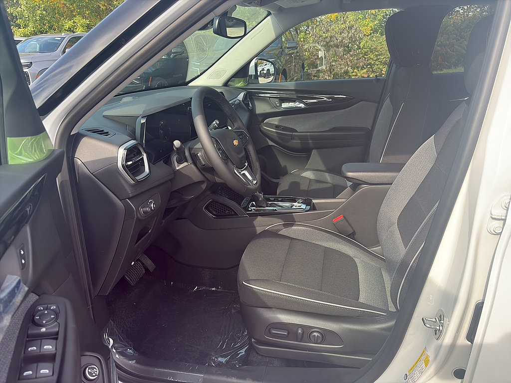 New 2026 Chevrolet TrailBlazer LT w/ Convenience Package FWD image 9