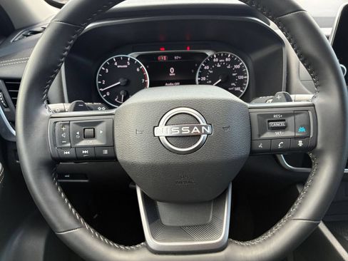 Used 2026 Nissan Rogue SV AWD/4WD image 25