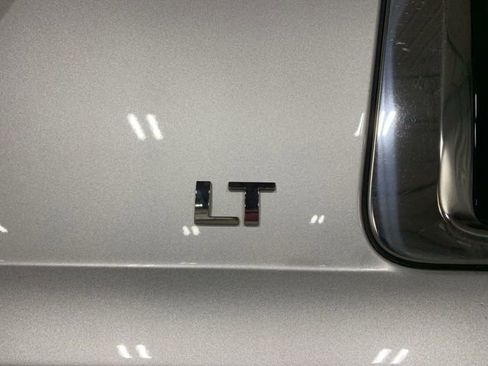 Used 2020 Chevrolet Suburban LT AWD/4WD image 28