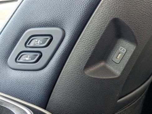 Certified 2025 Kia Carnival SX Prestige FWD image 20