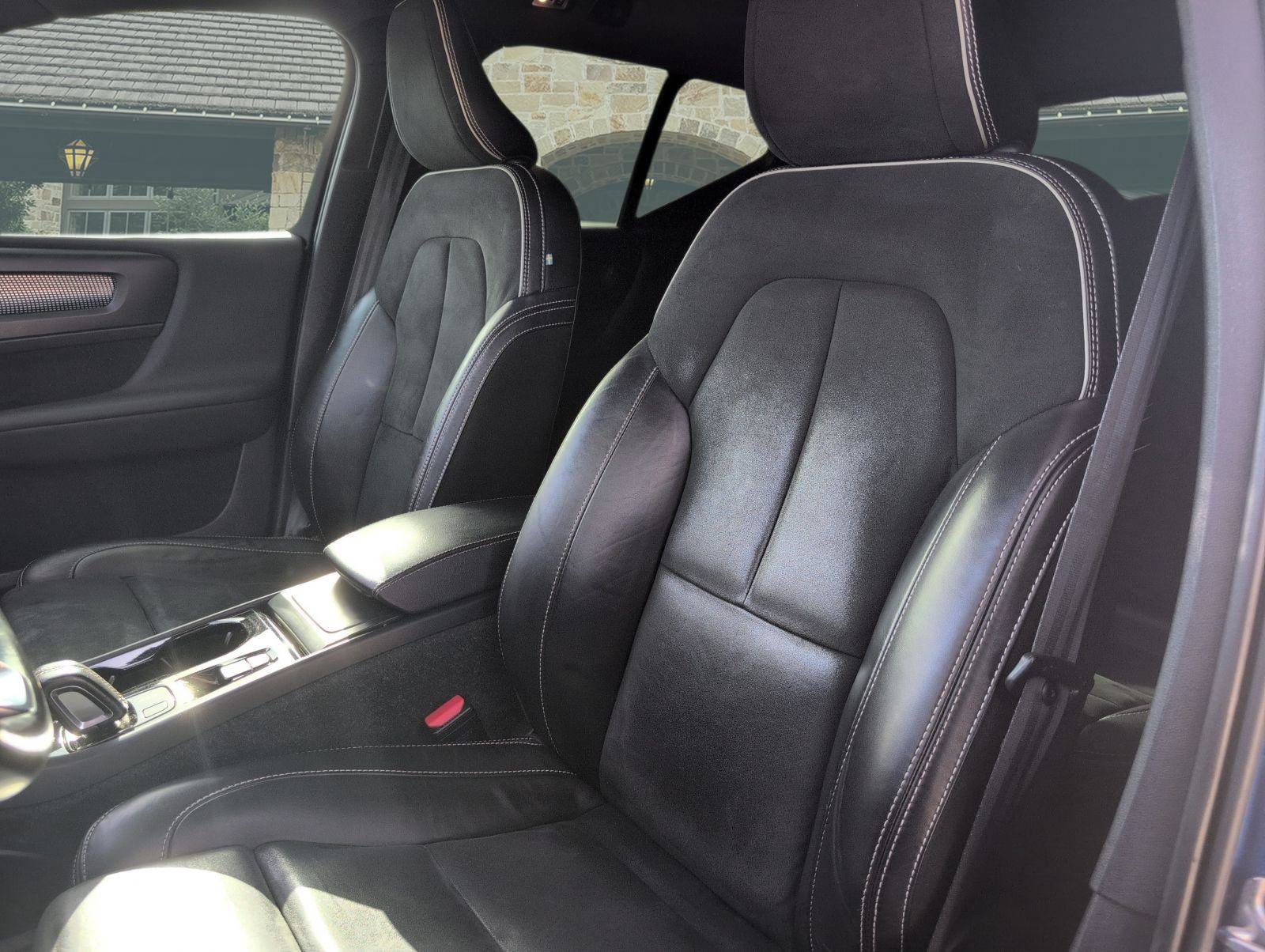 Used 2021 Volvo XC40 T5 R-Design w/ Protection Package AWD/4WD image 5