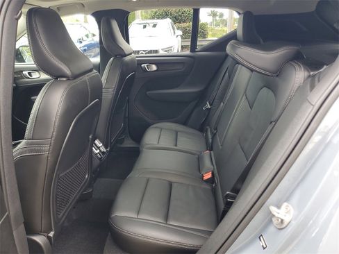 Certified 2023 Volvo XC40 B4 Ultimate w/ Protection Package Premier image 11