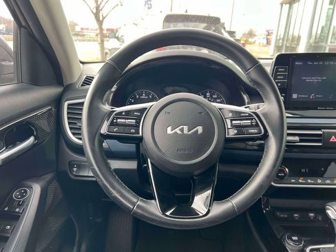 Used 2023 Kia Seltos S image 12