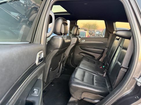 Used 2019 Jeep Grand Cherokee Limited image 28