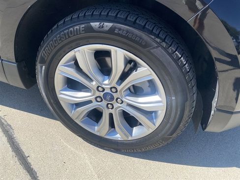 Certified 2022 Ford Edge Titanium image 9