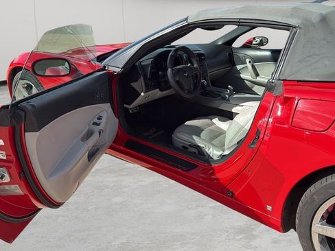 Used 2007 Chevrolet Corvette Convertible w/ Preferred Equipment Group RWD image 36
