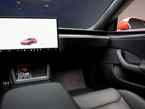 Used 2022 Tesla Model S Plaid image 39