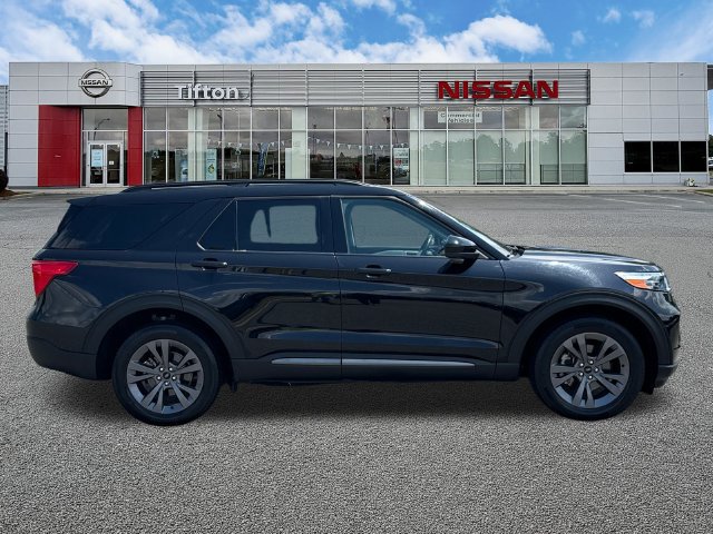 Used 2024 Ford Explorer XLT w/ Equipment Group 202A AWD/4WD image 8